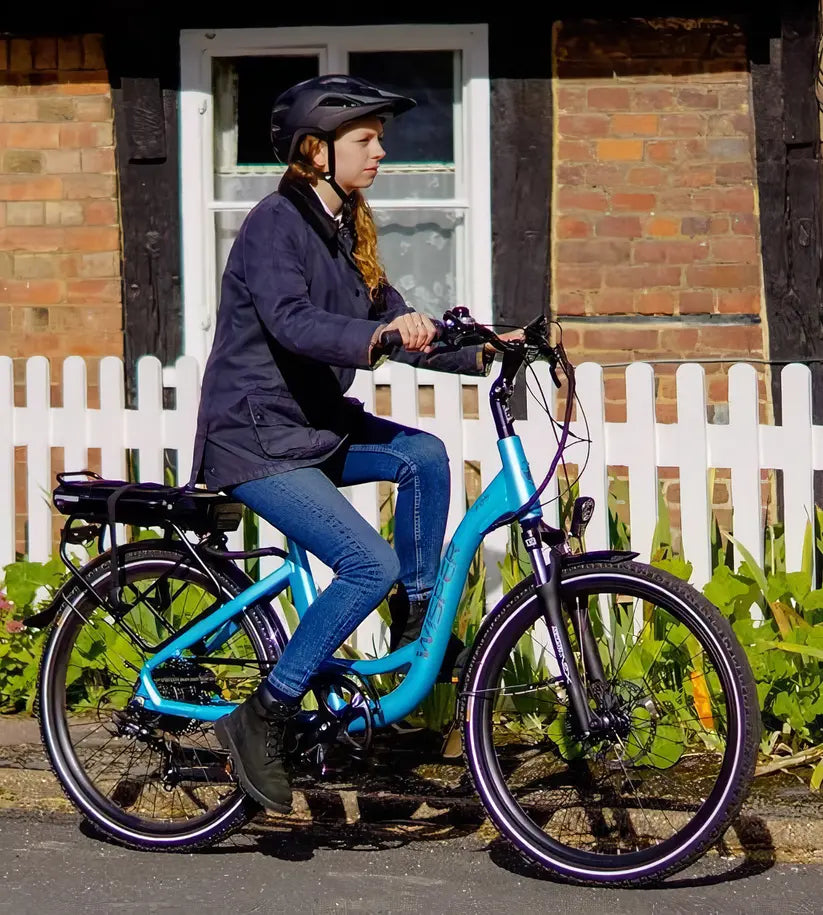 Picture of woman riding Wisper 705